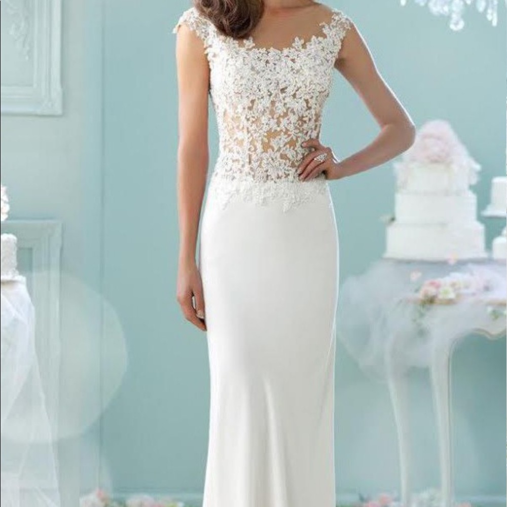 BEAND NEW WITH TAGS MON CHERI WEDDING DRESS